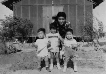 Suyeko Date and children